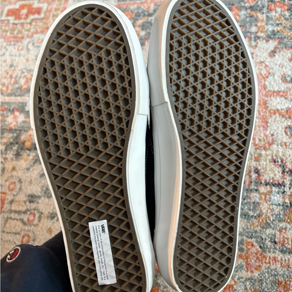 Vans Old Skool Men’s Sneakers - Picture 3 of 4
